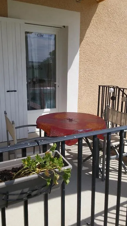 Chambres D'Hotes Les Maisses Mison 0*,
